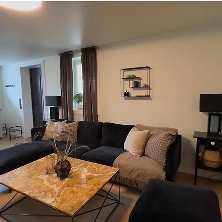Nye Naer Og Rideklubb Pa Fevik! Appartement